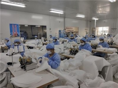 叮囑企業(yè)千萬不能掉鏈子,湖南省市場監(jiān)管局督察口罩、防護服生產(chǎn)企業(yè)